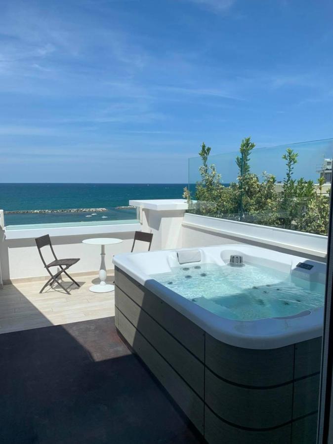 Trevi Family Resort Cattolica Buitenkant foto