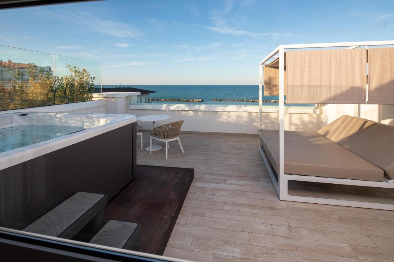 Trevi Family Resort Cattolica Buitenkant foto