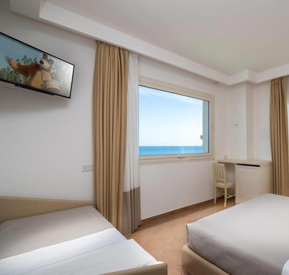 Trevi Family Resort Cattolica Buitenkant foto