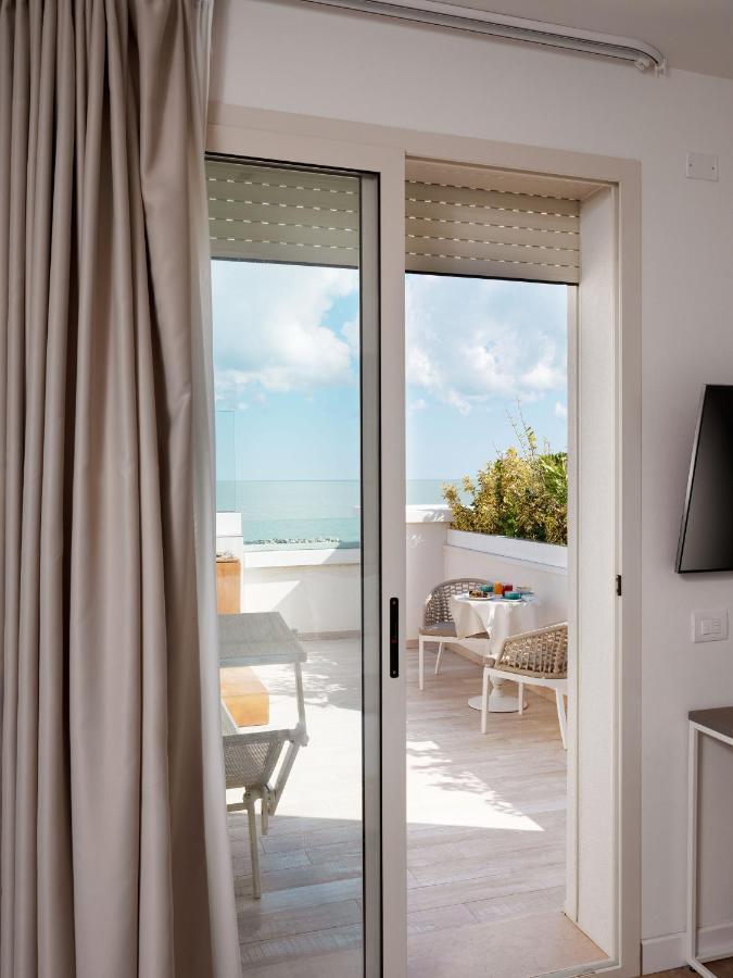 Trevi Family Resort Cattolica Buitenkant foto