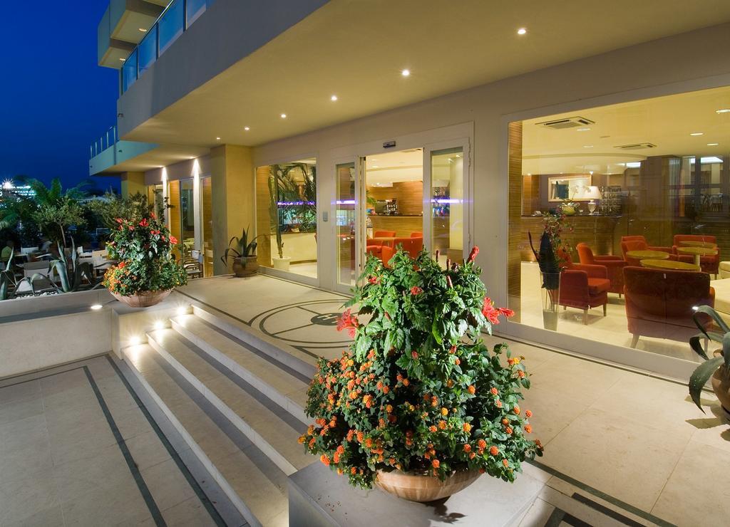 Trevi Family Resort Cattolica Buitenkant foto