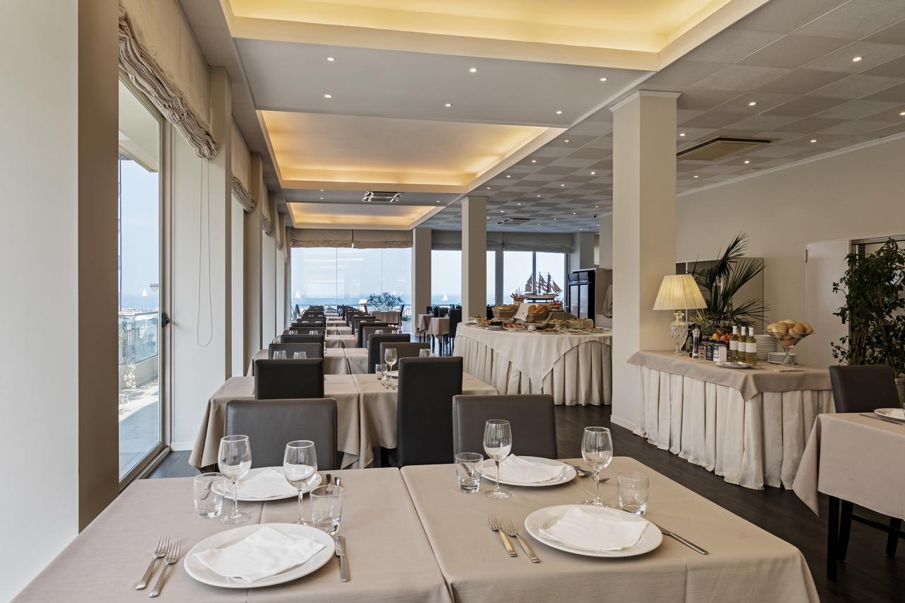 Trevi Family Resort Cattolica Buitenkant foto