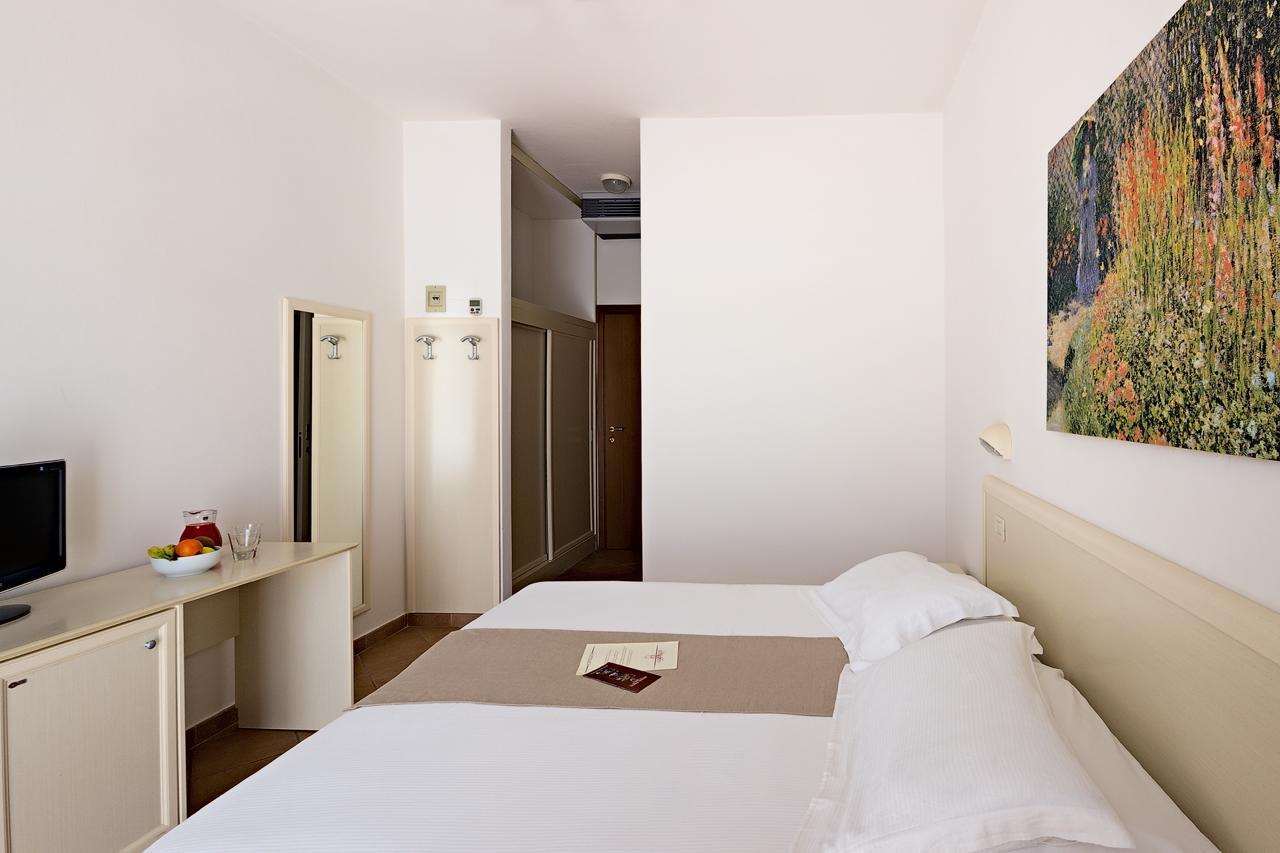 Trevi Family Resort Cattolica Buitenkant foto